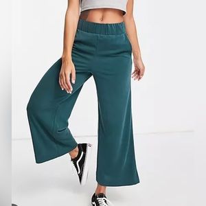 Monki Wide Leg Super Soft Trousers Size XXS & XS